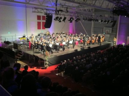 Nytårskoncert i Arena Himmerland med Louise Fribo, Viggo Sommer og Aalborg symfoniorkester. Scene, lyd, lys og dekolys.